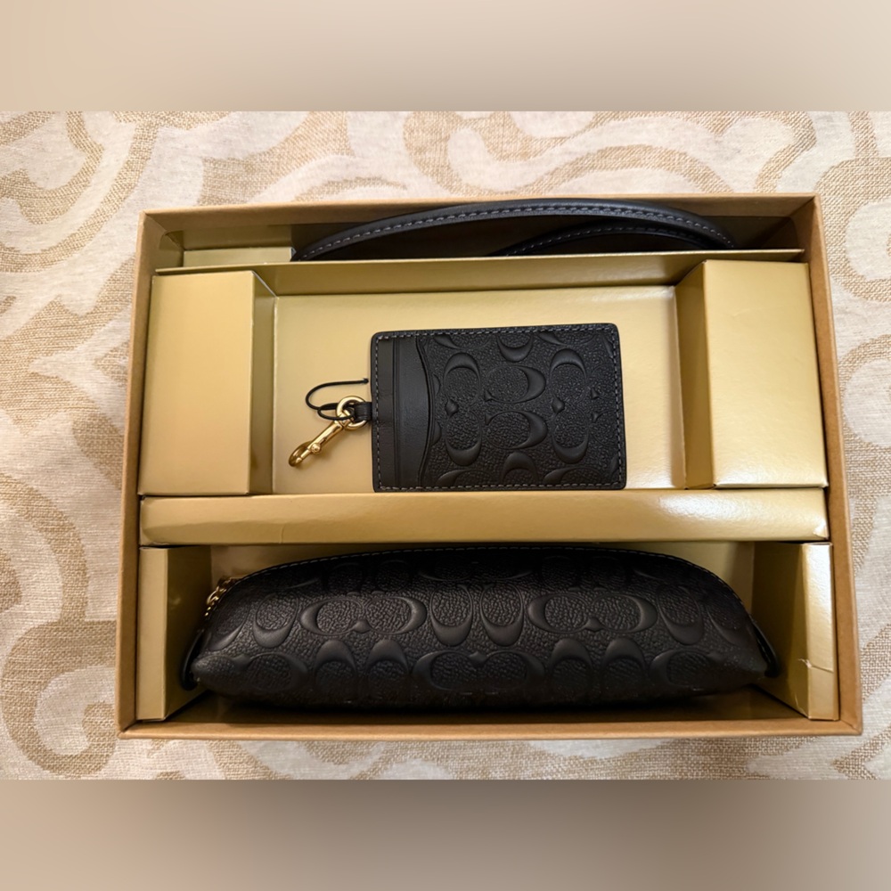 Coach Small Black Signature Leather Case And Id Lanyard Set NEW WITH GIFT BOX